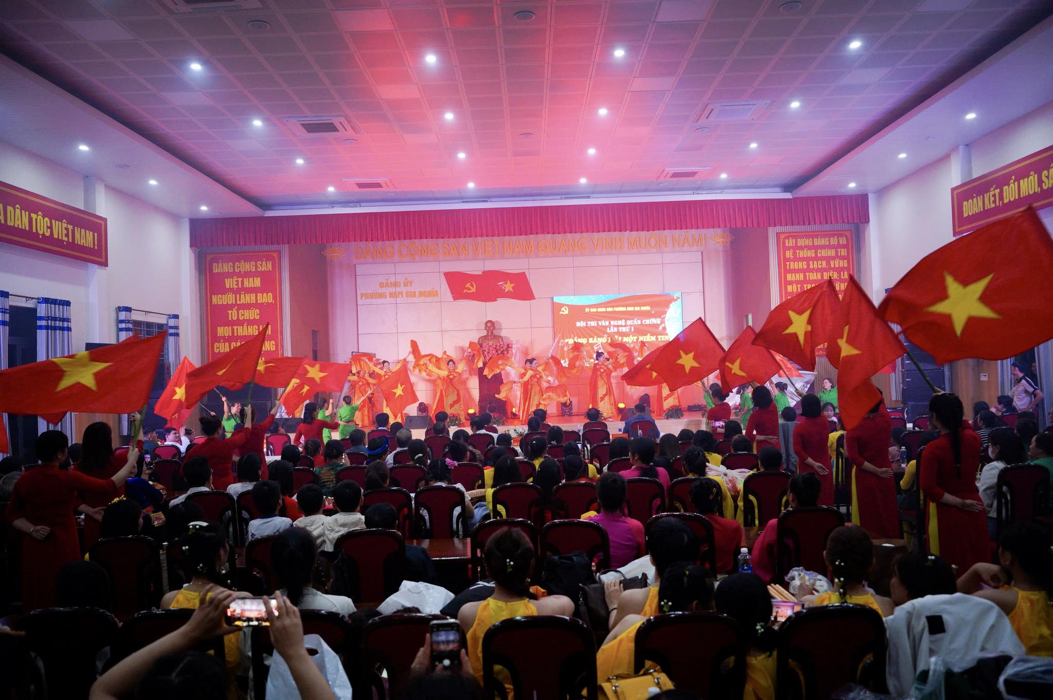 PHƯỜNG NAM GIA NGHĨA BẾ MẠC HỘI THI VĂN NGHỆ QUẦN CHÚNG LẦN THỨ I NĂM 2025