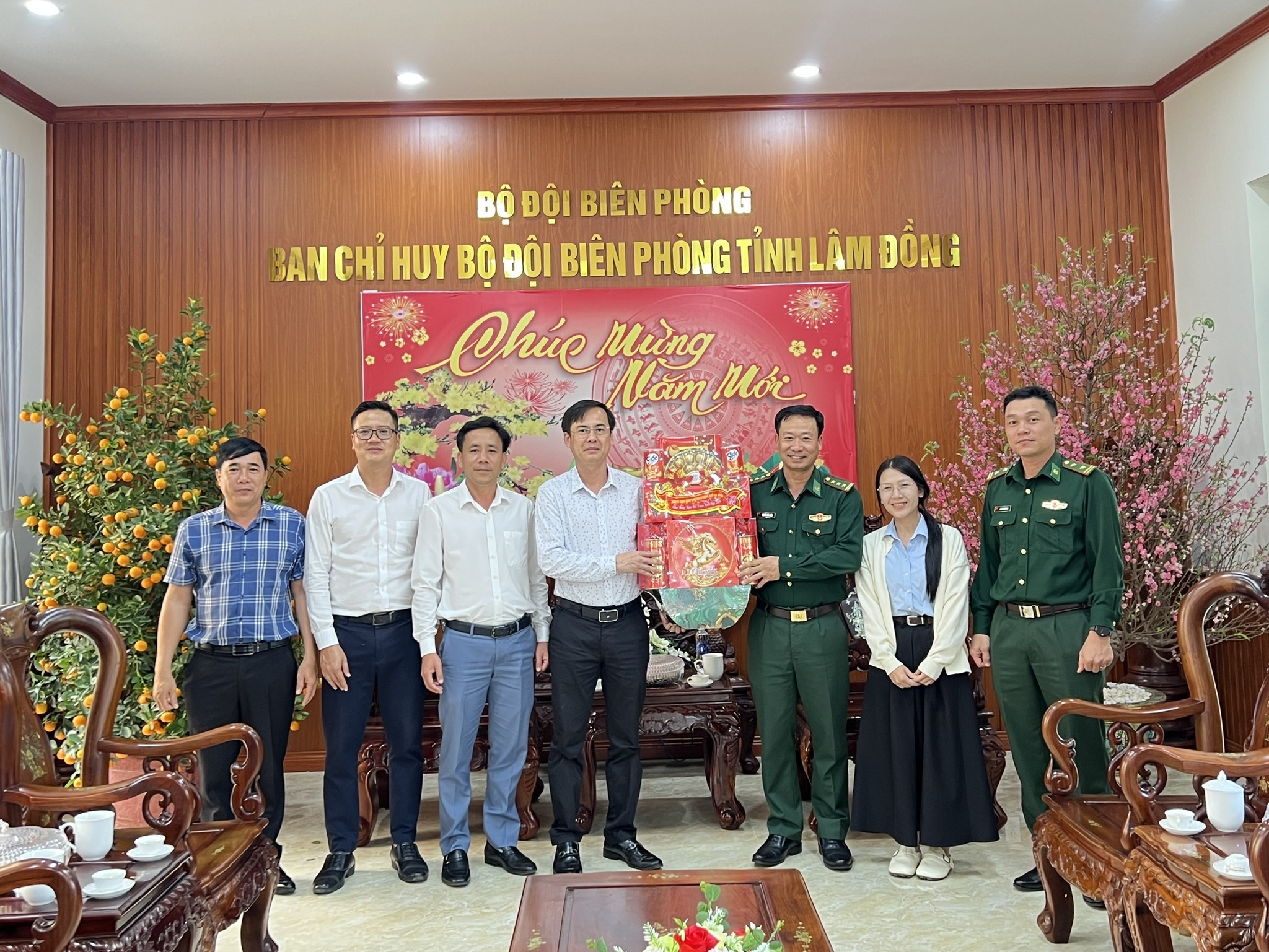 LÃNH ĐẠO PHƯỜNG NAM GIA NGHĨA THĂM, CHÚC TẾT CÁC ĐƠN VỊ ĐÓNG CHÂN TRÊN ĐỊA BÀN PHƯỜNG