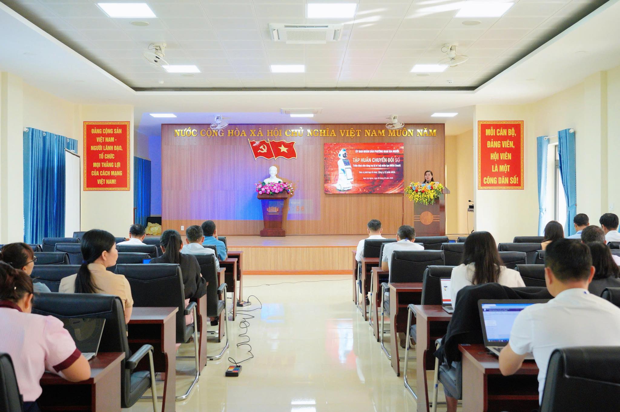 NAM GIA NGHĨA TẬP HUẤN ỨNG DỤNG TRỢ LÝ MISA ONE AI TRONG QUẢN LÝ, HÀNH CHÍNH VÀ GIÁO DỤC