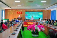 CÔNG ĐOÀN NHCSXH TỈNH LÂM ĐỒNG TẶNG QUÀ TẾT CHO HỘ NGHÈO PHƯỜNG NAM GIA NGHĨA