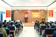 TRAO TẶNG 124 PHẦN QUÀ VÀ THẺ BHYT CHO NGƯỜI DÂN, HỌC SINH CÓ HOÀN CẢNH KHÓ KHĂN TRÊN ĐỊA BÀN PHƯỜNG